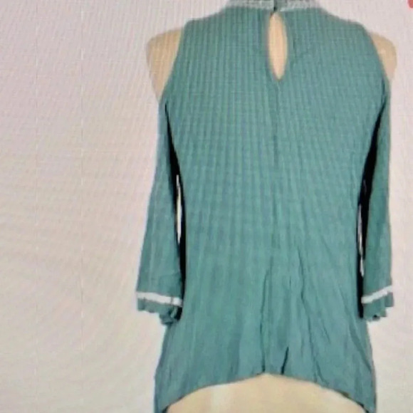Boho teal cold shoulder top M EUC‎ - Picture 2 of 5